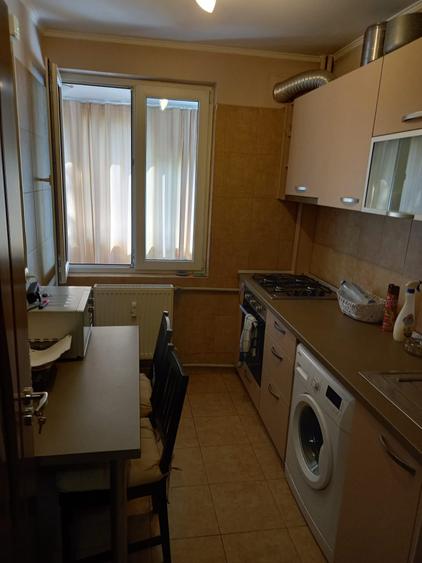 Inchiriez apartament 2 camere - 4