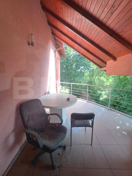 Casă individuală cu 6 camere cu Canalizare în Cristian