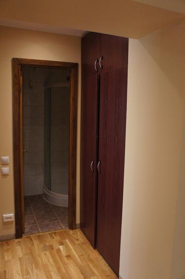 Apartament cu 3 camere decomandat în Dorobanți