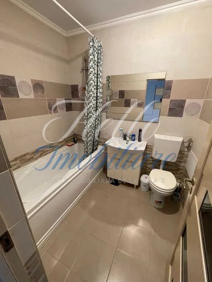 Apartament cu 3 camere semidecomandat în Florești
