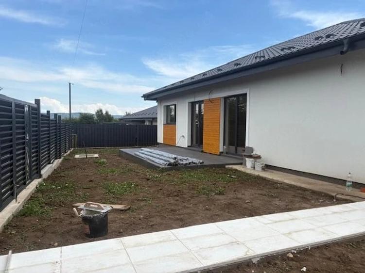 Locuinta premium! Casa single,4 camere,2 bai,teren 450mp,view superb! - 1