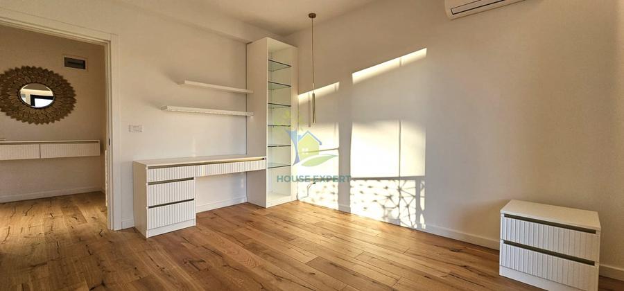 Duplex cu 5 camere cu Canalizare în Otopeni
