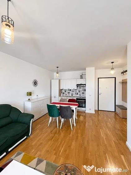 Apartament cu 2 camere semidecomandat în 1 Mai