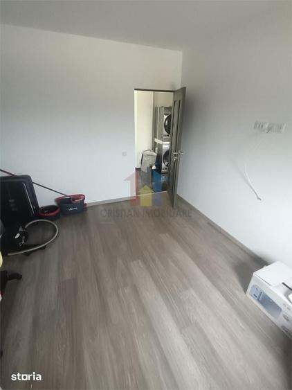 Apartament cu 3 camere în Traian