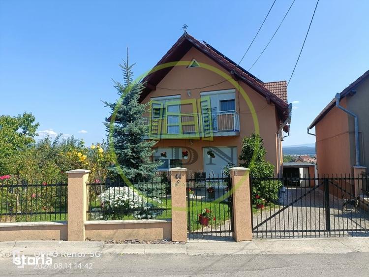 Casă cu 6 camere cu Teren 550 Mp în Central