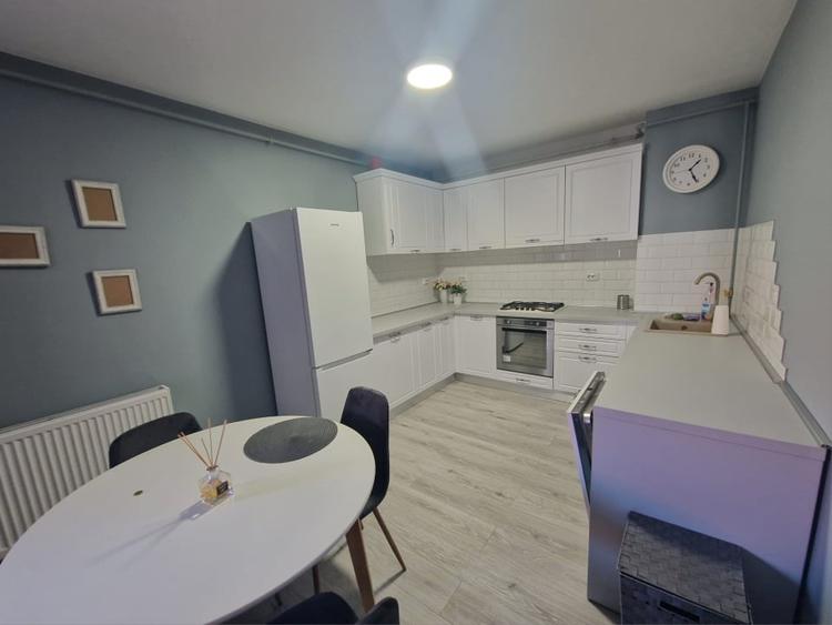 Apartament cu 2 camere semidecomandat în Iris