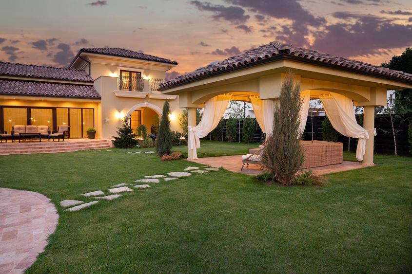 Casă individuală cu 5 camere cu Piscina în Tunari