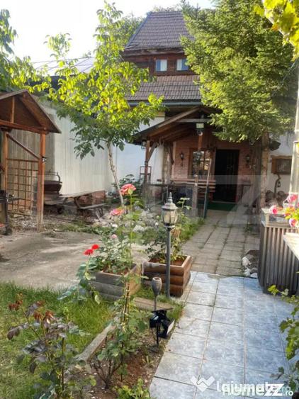 Casă cu 7 camere cu Teren 800 Mp în Zărnești
