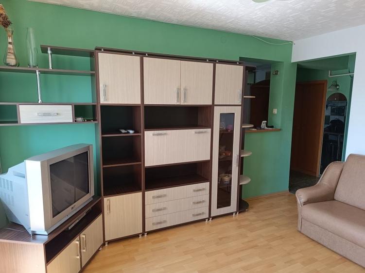 Apartament cu 3 camere decomandat în Gară