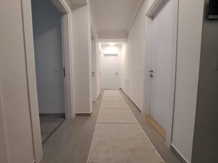 Apartament cu 3 camere decomandat, mobilat în Energia