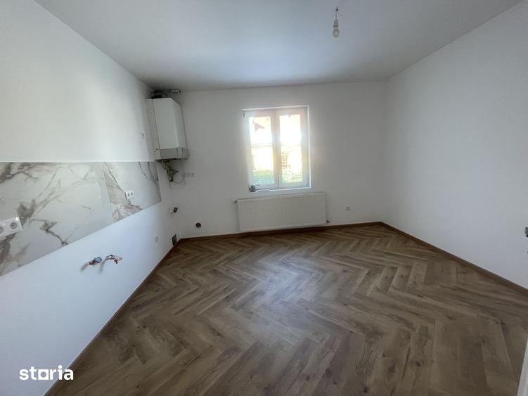 Casă cu 3 camere cu Teren 454 Mp în Calea Poplăcii