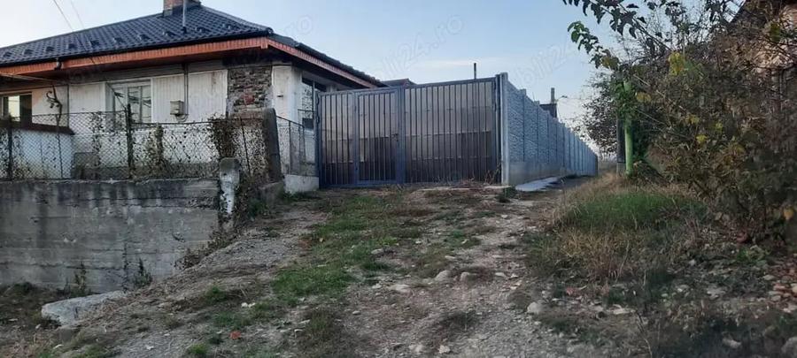 Casă cu 4 camere în Onești