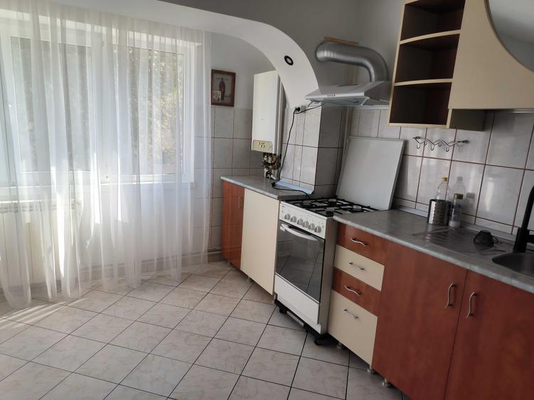 Apartament cu 2 camere decomandat în Buzaului