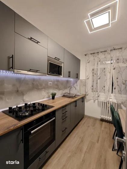 Apartament cu 3 camere semidecomandat în Bucureștii Noi