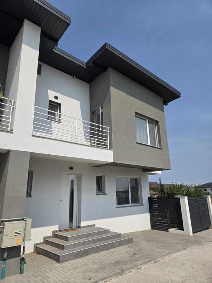 Casă cu 4 camere în Valea Lupului
