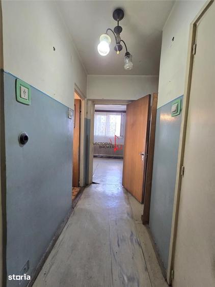 Garsoniera in bloc mixt- Metrou OBOR - 14