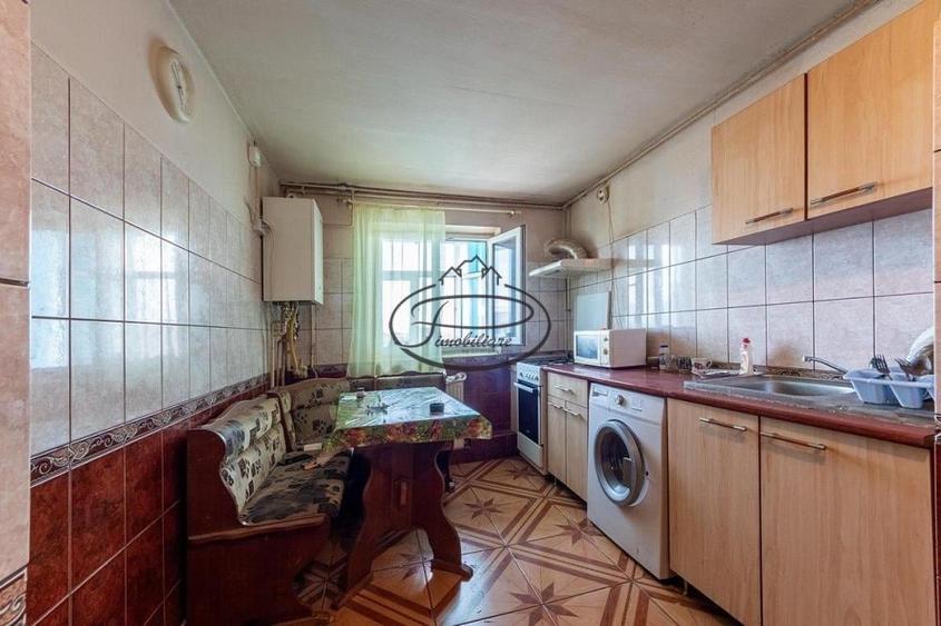 Apartament cu 3 camere, mobilat în Berceni