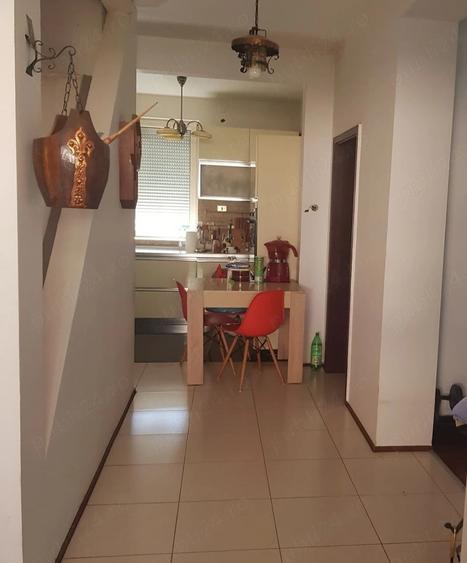 Casă cu 4 camere cu Teren 309 Mp în Girocului