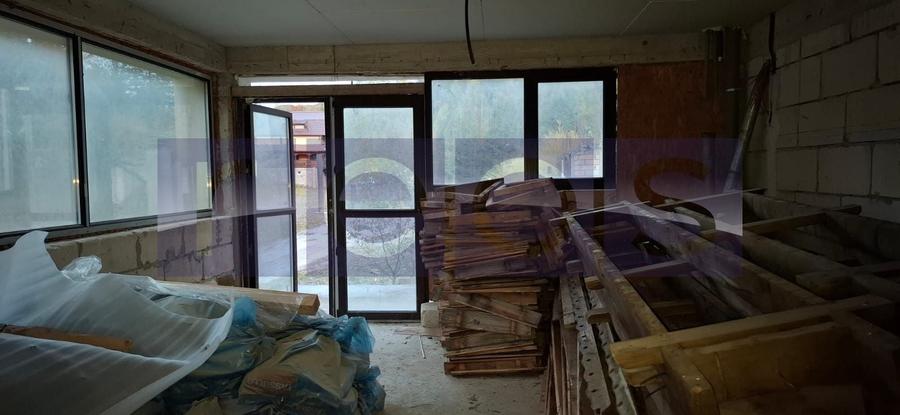 Casă individuală cu 31 camere cu Canalizare în Măneciu-Ungureni