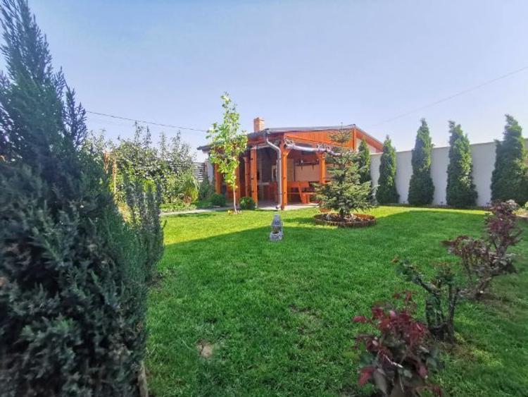 Casă individuală cu 4 camere cu Teren 390 Mp în Sântandrei