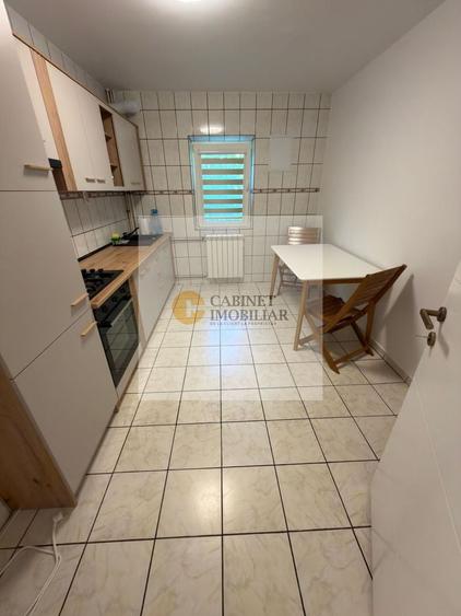 Apartament cu 3 camere decomandat în Lujerului — fotografia 3