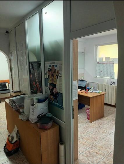 Centru Ferdinand spatiu birouri la parter bloc - 1