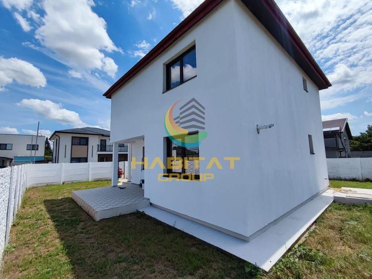 Casă individuală cu 4 camere cu Canalizare în Berceni