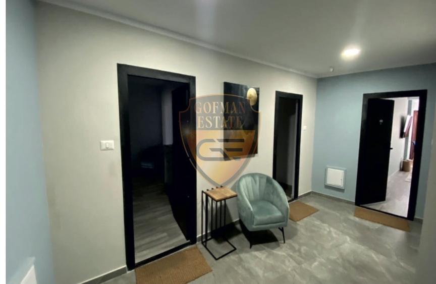 Apartament cu 3 camere semidecomandat, mobilat în Olimp