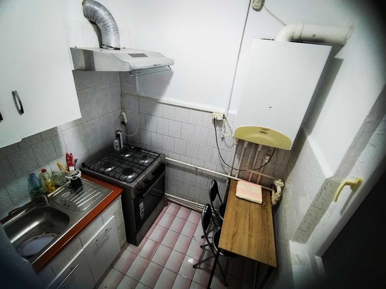 Inchiriez apartament cu 2 camere langa liceul Cerna - 7