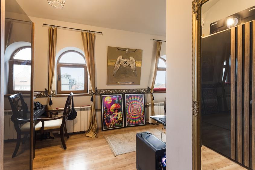 Apartament cu 4 camere decomandat, mobilat în P-ța Ovidiu