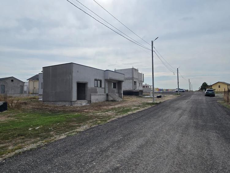 Teren Construcții intravilan de 550 mp, în Periferie