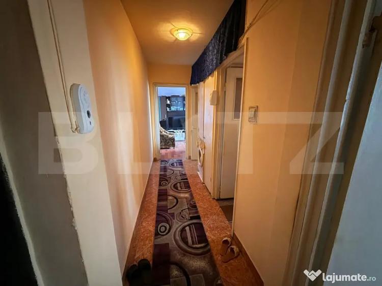 Apartament cu 3 camere semidecomandat în Central