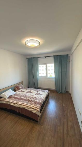 Apartament cu 2 camere decomandat în Roșu