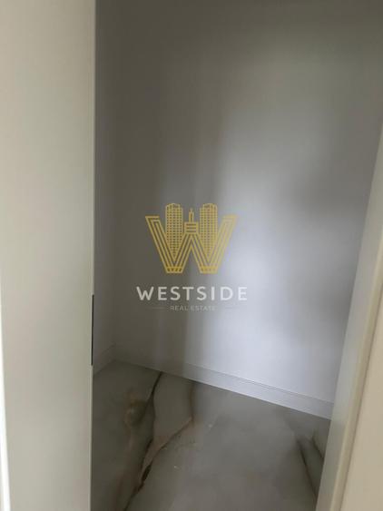 Casă individuală cu 6 camere cu Teren 465 Mp în Girocului