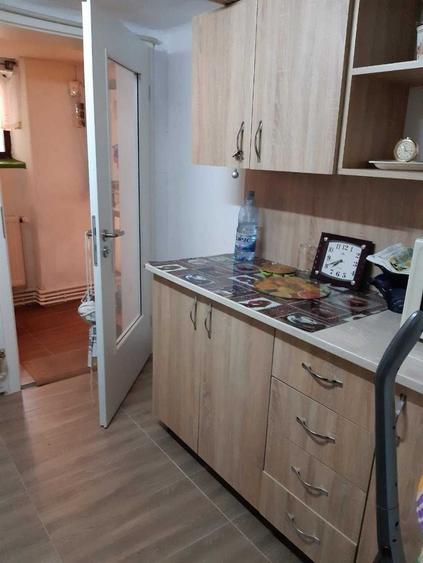 Apartament cu 2 camere semidecomandat în Griviței