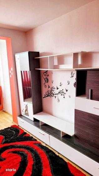 Apartament cu 3 camere decomandat în Florilor