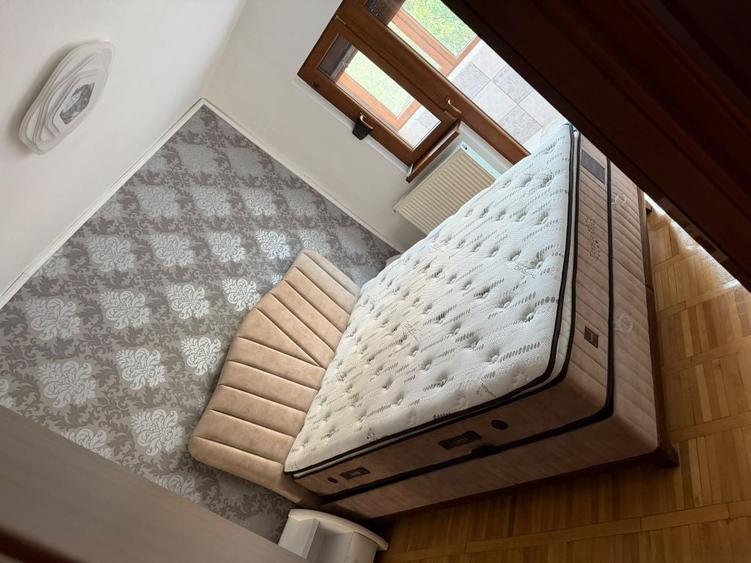 Apartament cu 3 camere decomandat în Exterior Vest