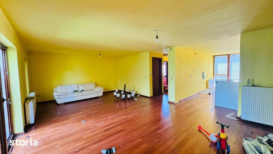Casă cu 5 camere cu Teren 443 Mp în Lunei