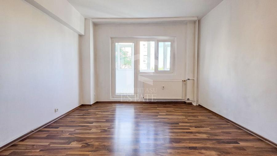 Apartament cu 2 camere decomandat în Uverturii