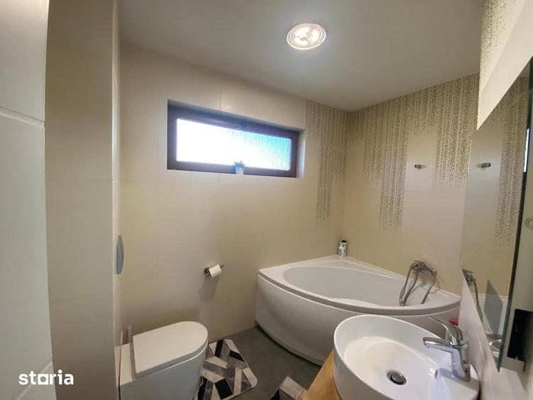 Casă cu 5 camere cu Teren 580 Mp în Central
