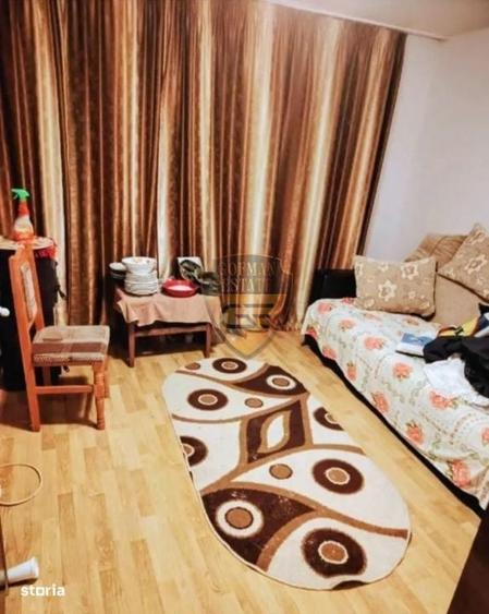 Casă cu 4 camere în Palazu Mare