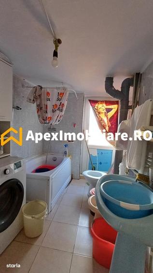 Casă cu 4 camere cu Teren 241 Mp în Apărătorii Patriei