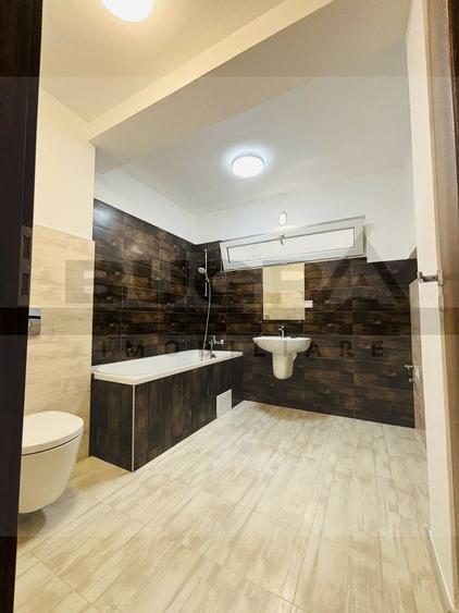 Duplex cu 5 camere cu Canalizare în Europa