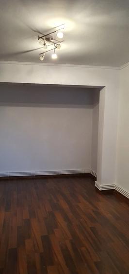 Apartament decomandat în Micro 19