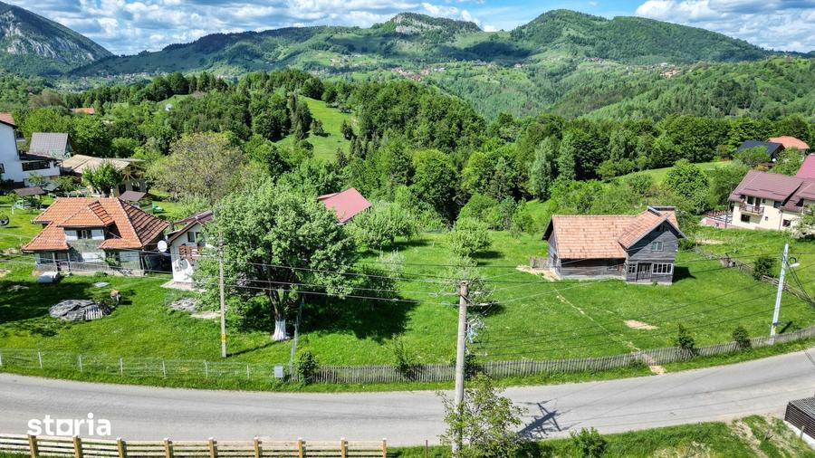 Teren de 2000 mp, în Moieciu