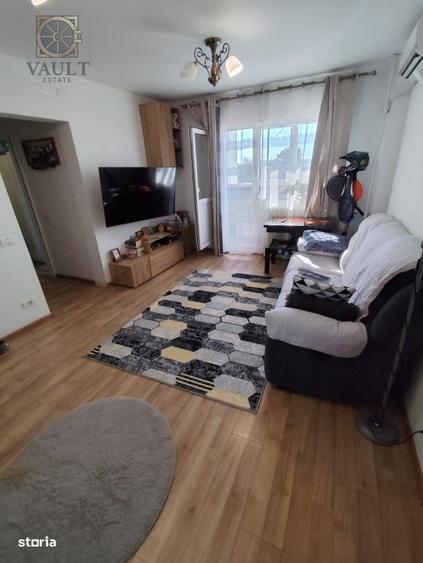 Apartament cu 4 camere semidecomandat în Mărgeanului