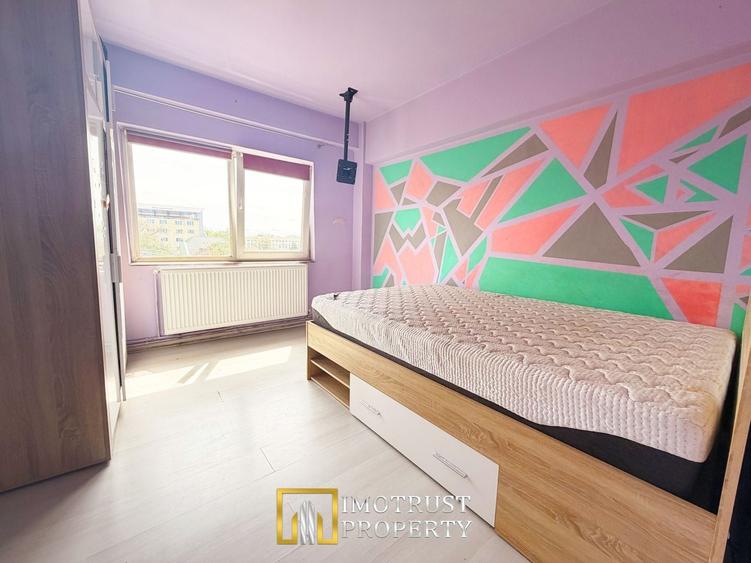 Apartament cu 3 camere semidecomandat în Aurel Vlaicu