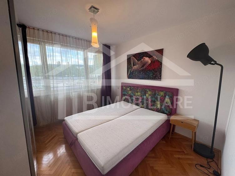 Apartament cu 3 camere decomandat în Aleea Carpați