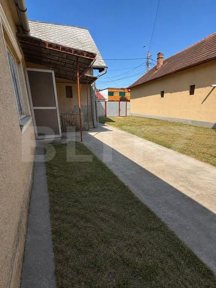Casă cu 3 camere cu Canalizare în Est