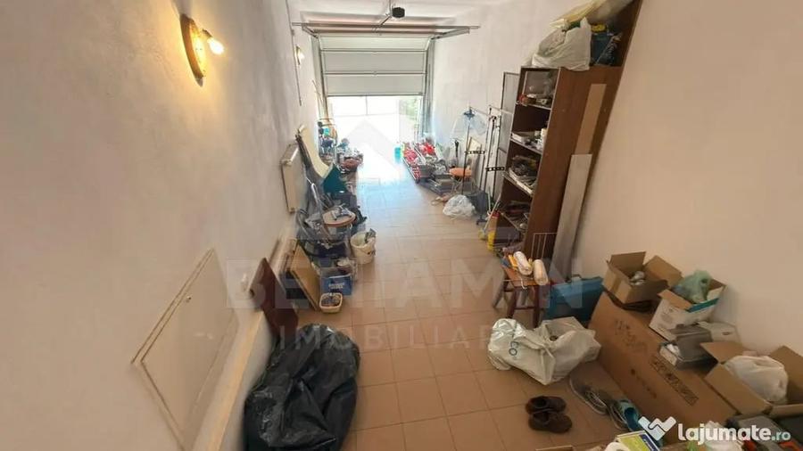 Casă cu 7 camere cu Teren 464 Mp în Cârcea
